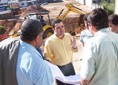 Prefeito faz visita técnica nas obras do viaduto da Castro Alves visita tcnica ao viaduto da castro alves - 15-06-09 66